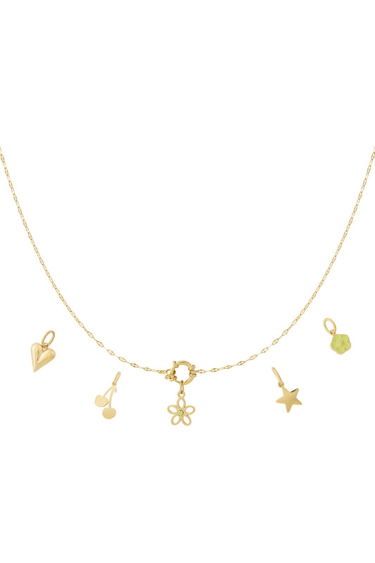 Detailled flower DIY necklace