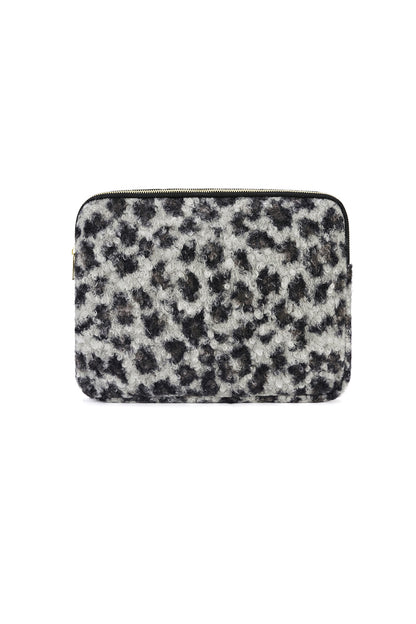 Leopard dream laptop sleeve - 13 inches